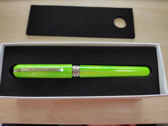 Visconti Breeze Lime EF.jpg