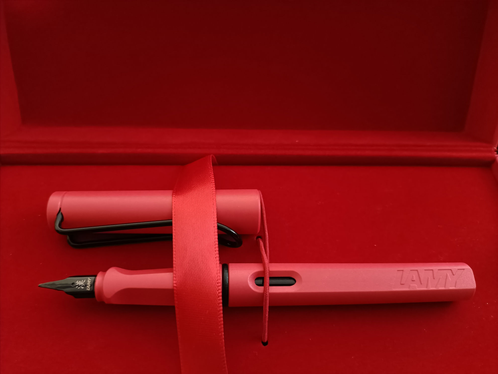Lamy-CN-Stift-in-Verpackung.jpg