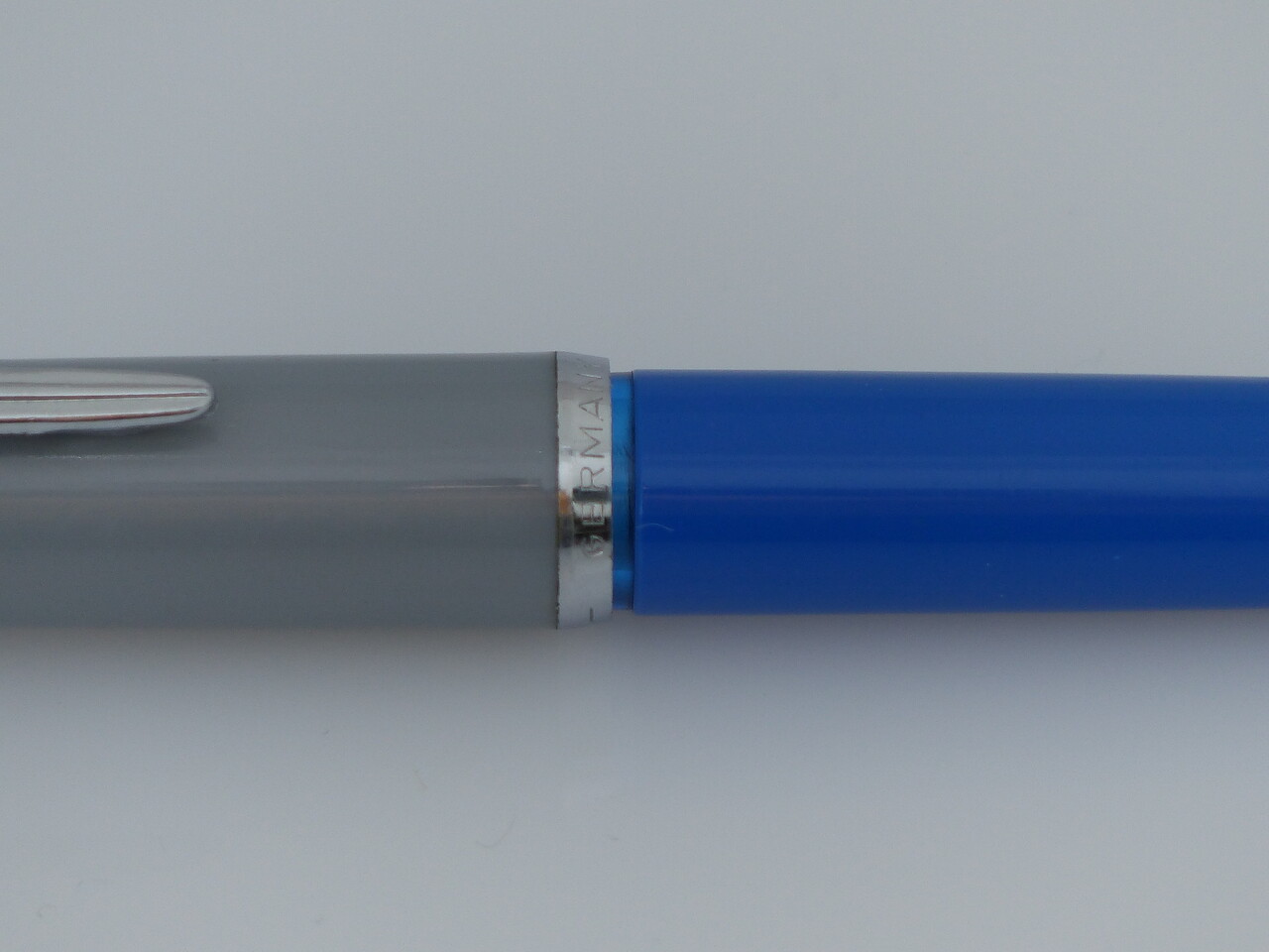 Pelikano-Schweiz2-penex.jpg