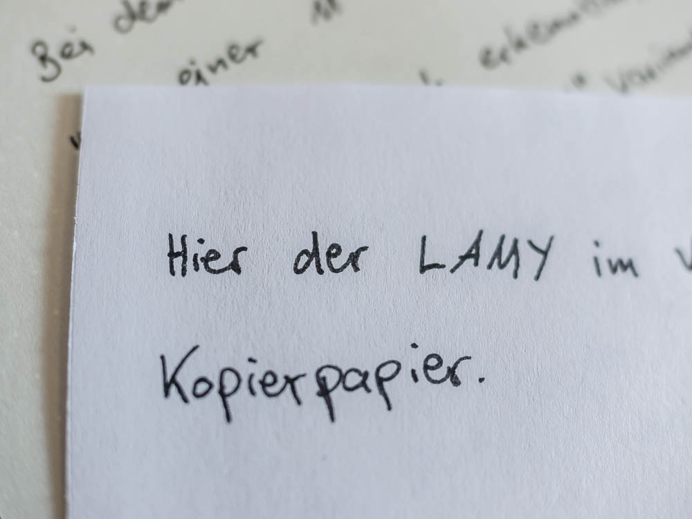 LAMY Al-Star mit M-Feder &amp; T52 Tinte schwarz auf Kopierpapier