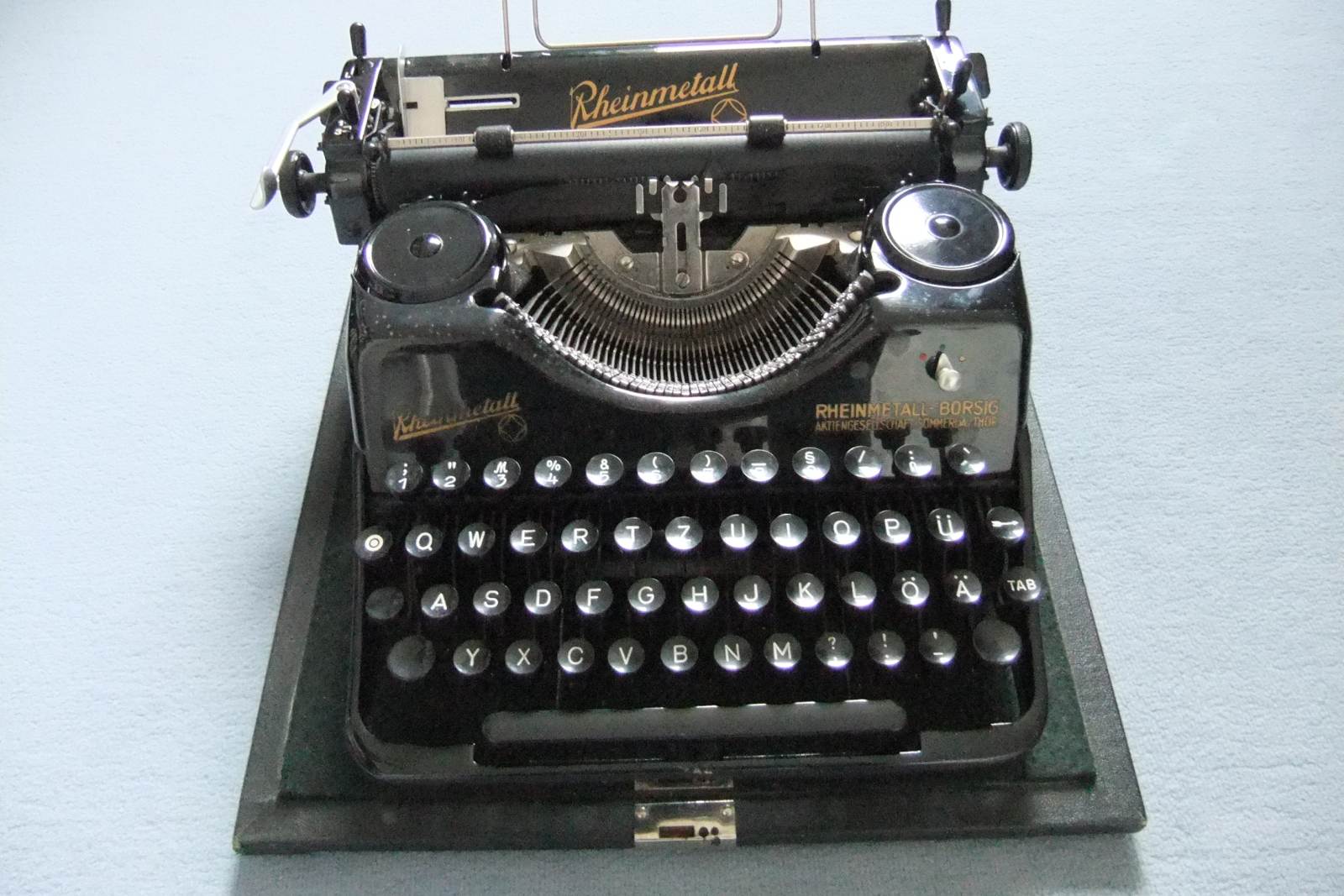 alte Schreibmaschine 001_klein.jpg