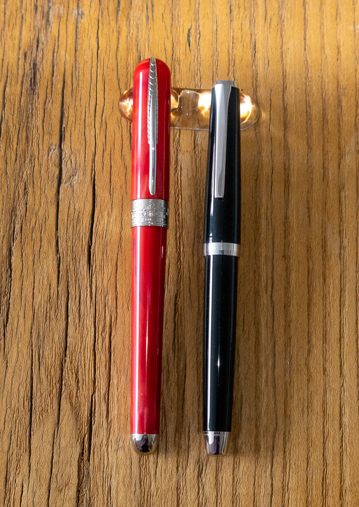 Pineider vs Pilot EF-1.jpg