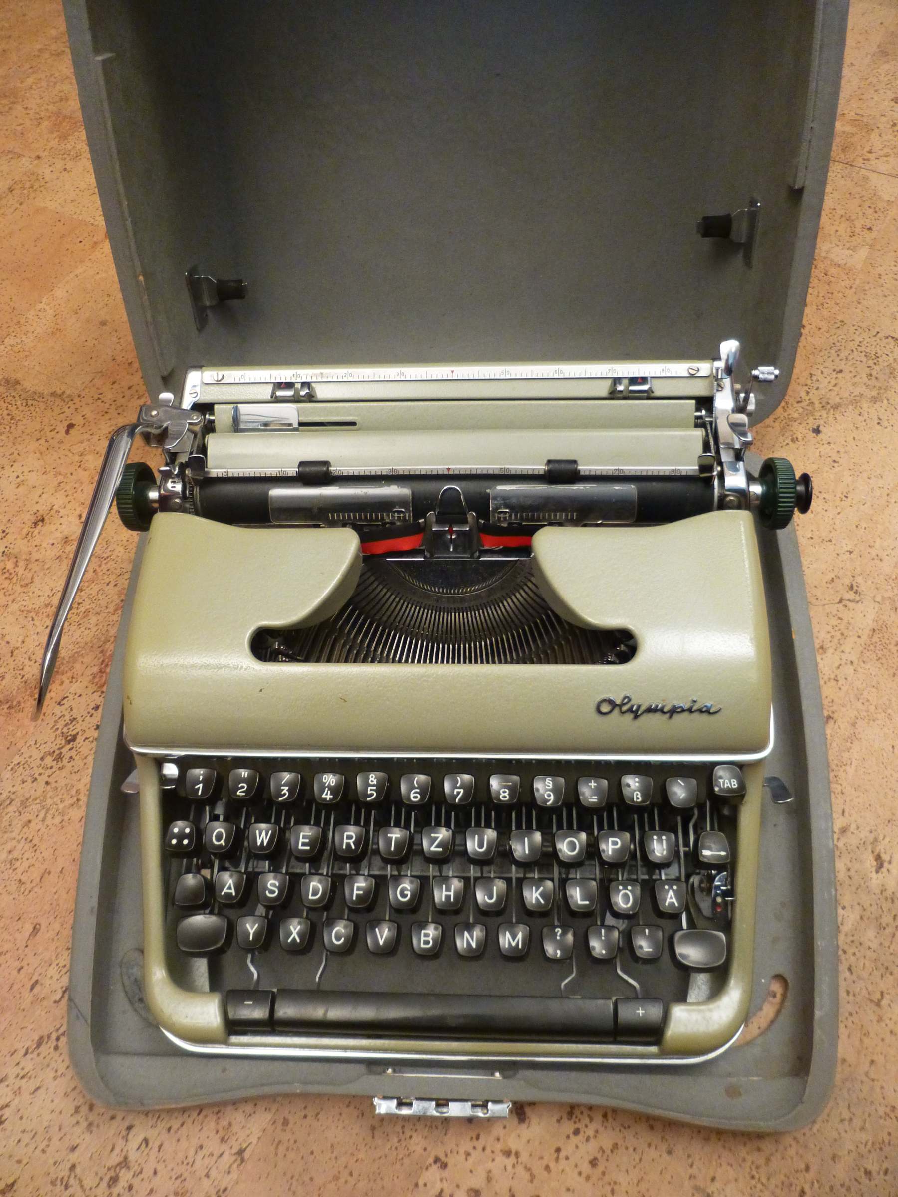 schreibmaschine olympia 002.jpg