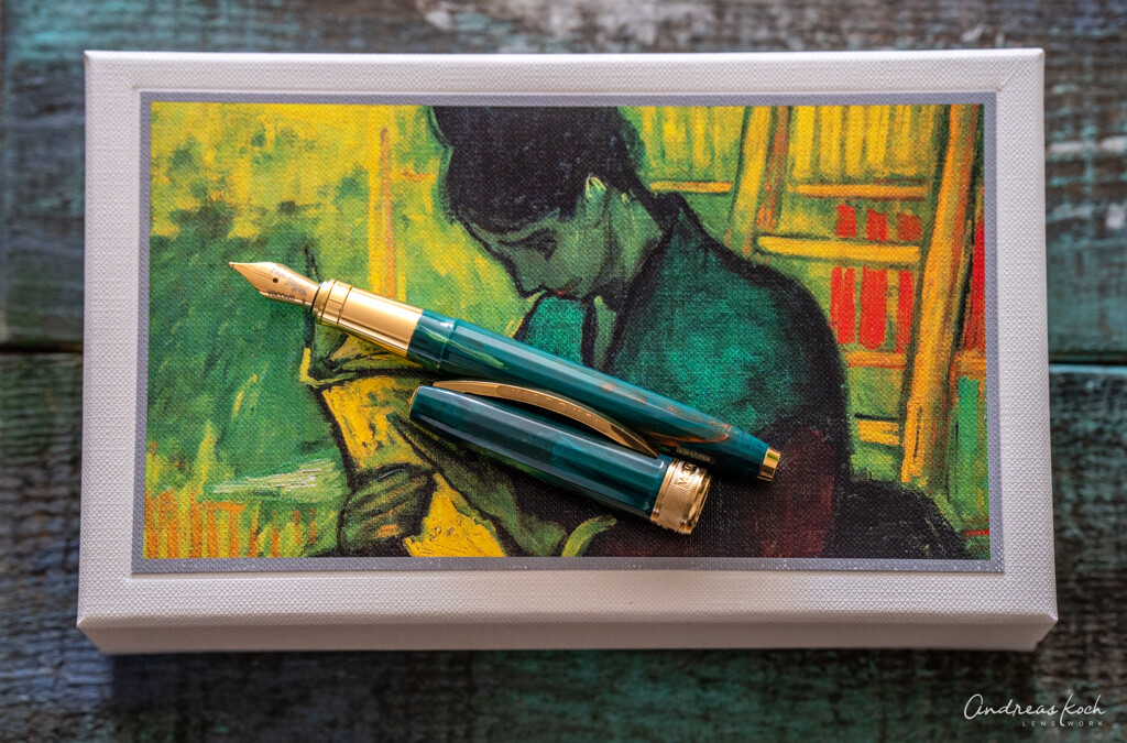 Visconti VG Novel Reader-1.jpg