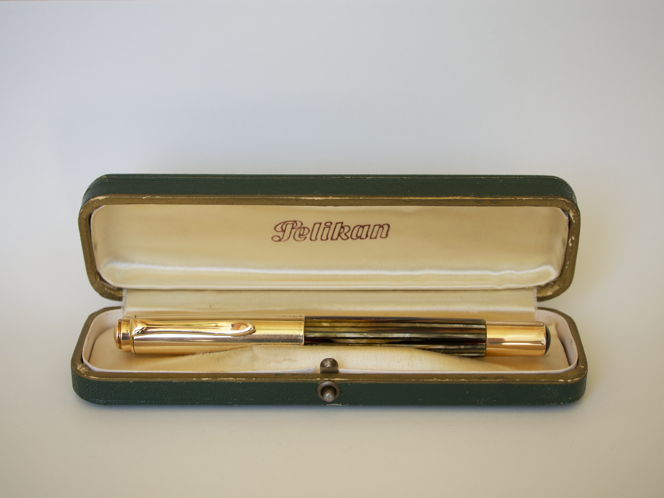 Pelikan_600_im_Etui.jpg