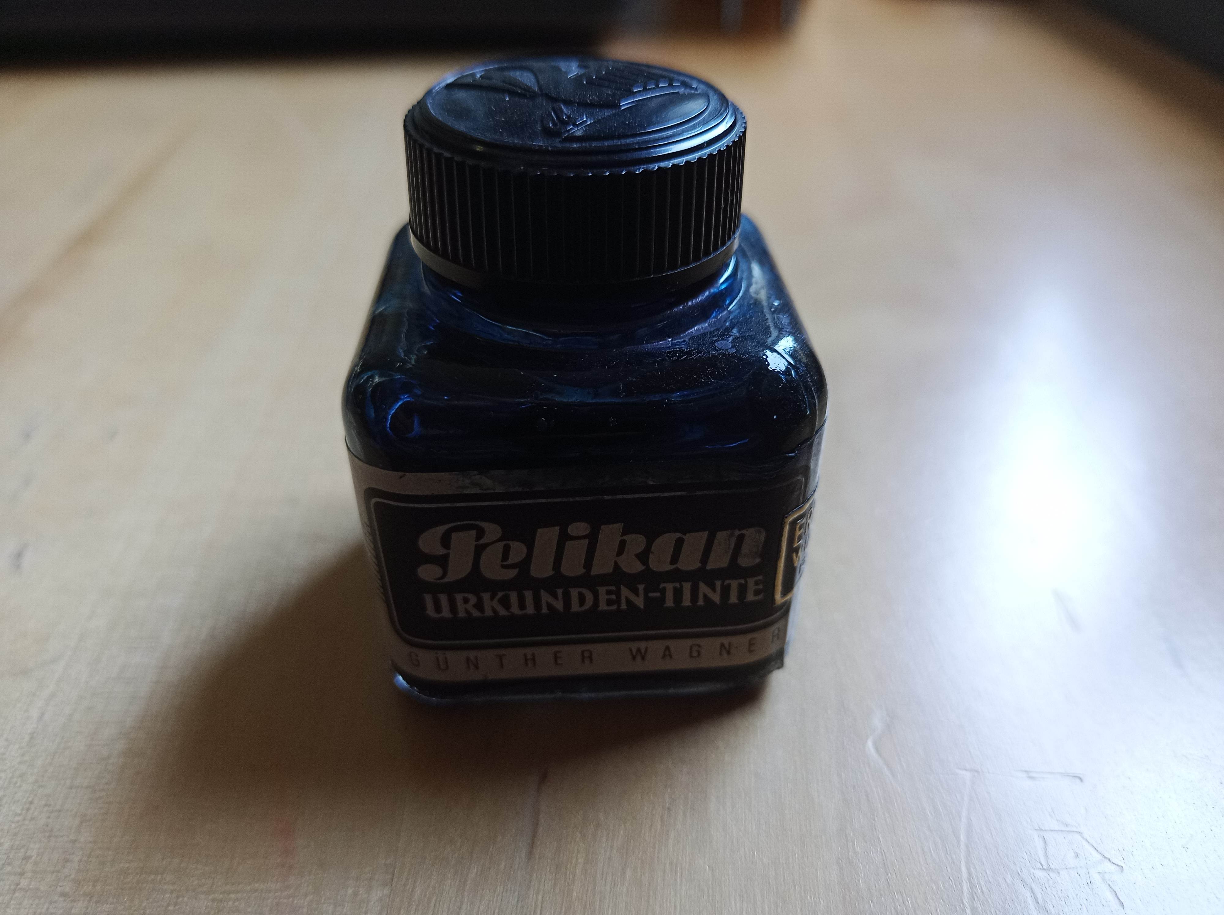 Glas Urkunden Tinte klein.jpg