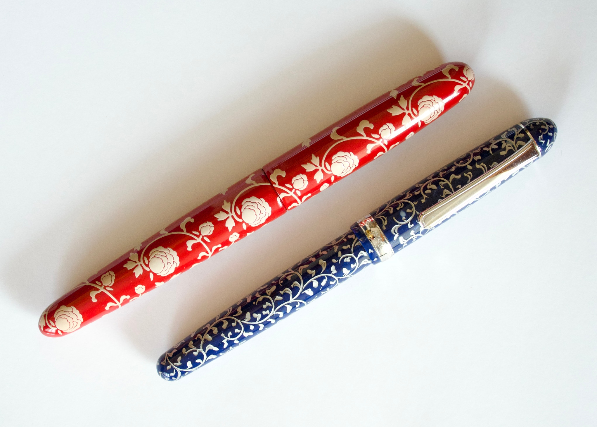 Nakaya_White-Roses_Platinum_Karakusa.jpg
