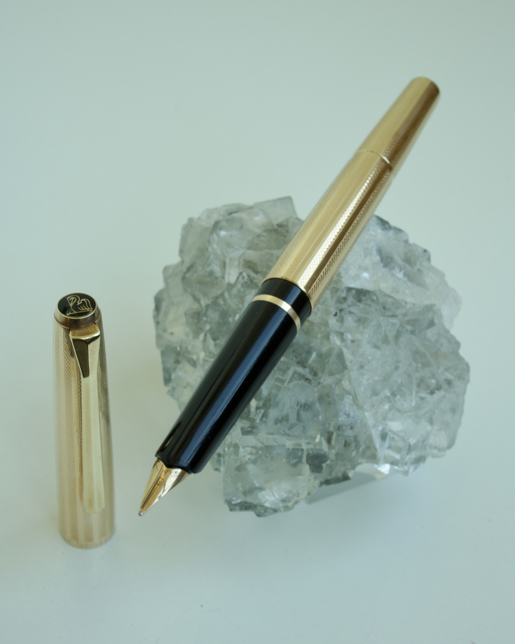 Pelikan_M100_offen.jpg