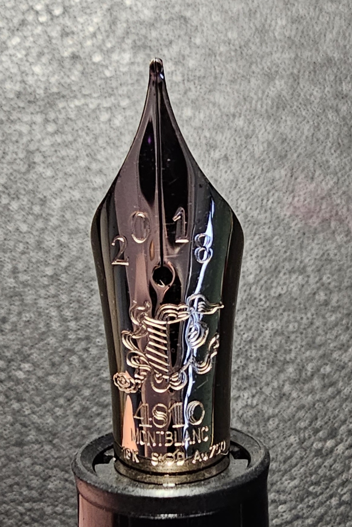 Feder Montblanc.jpg