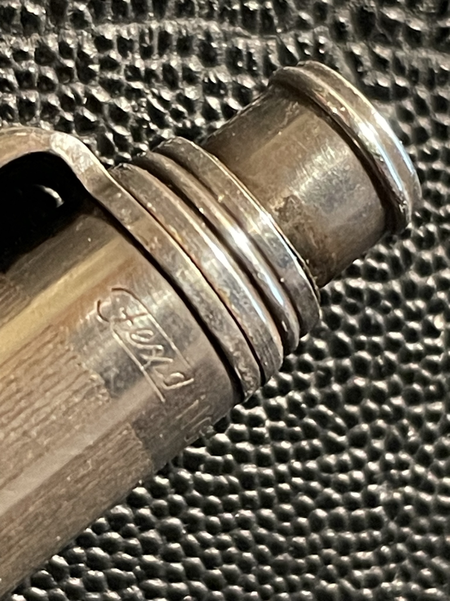 Oberteil mit Gravur: Fend