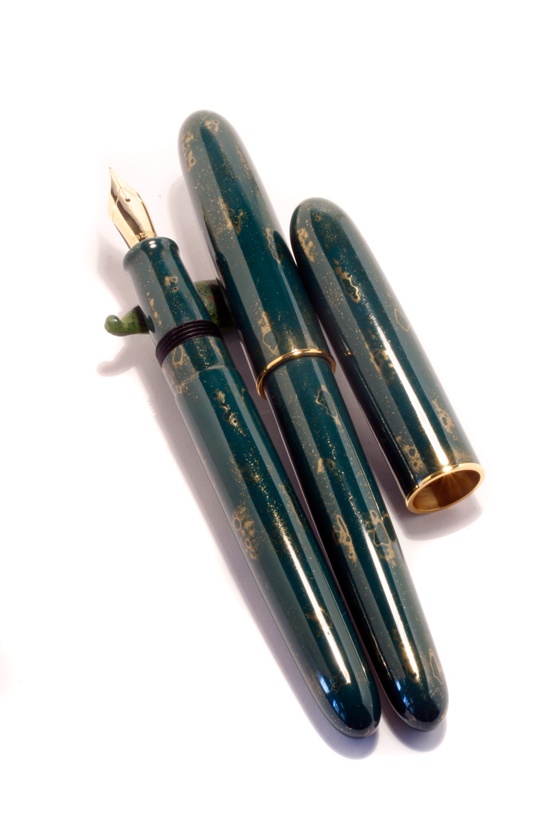 Manu Propria Urushi Pens - Midori Kinkumo.jpg