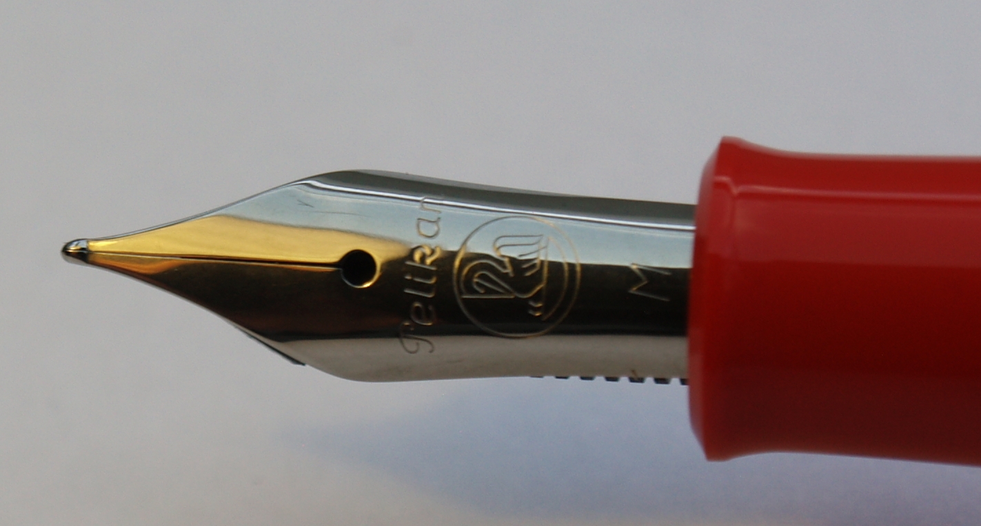 Pelikan_M205_Red_2.JPG