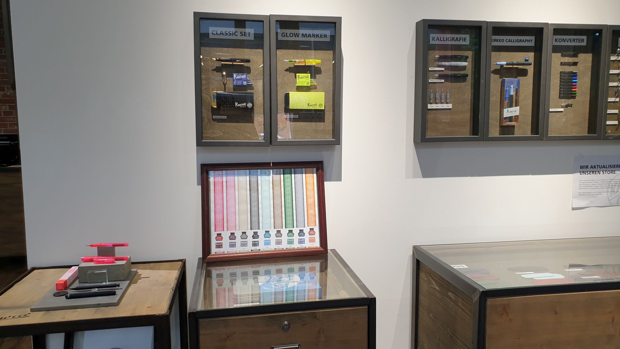 2024-05-Kaweco-Ausstellungsvitrine-001.jpg