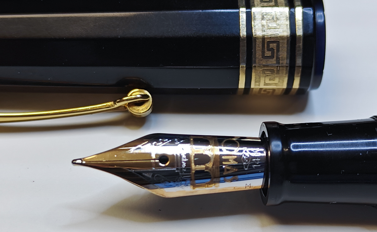 OMAS Paragon 01.jpg