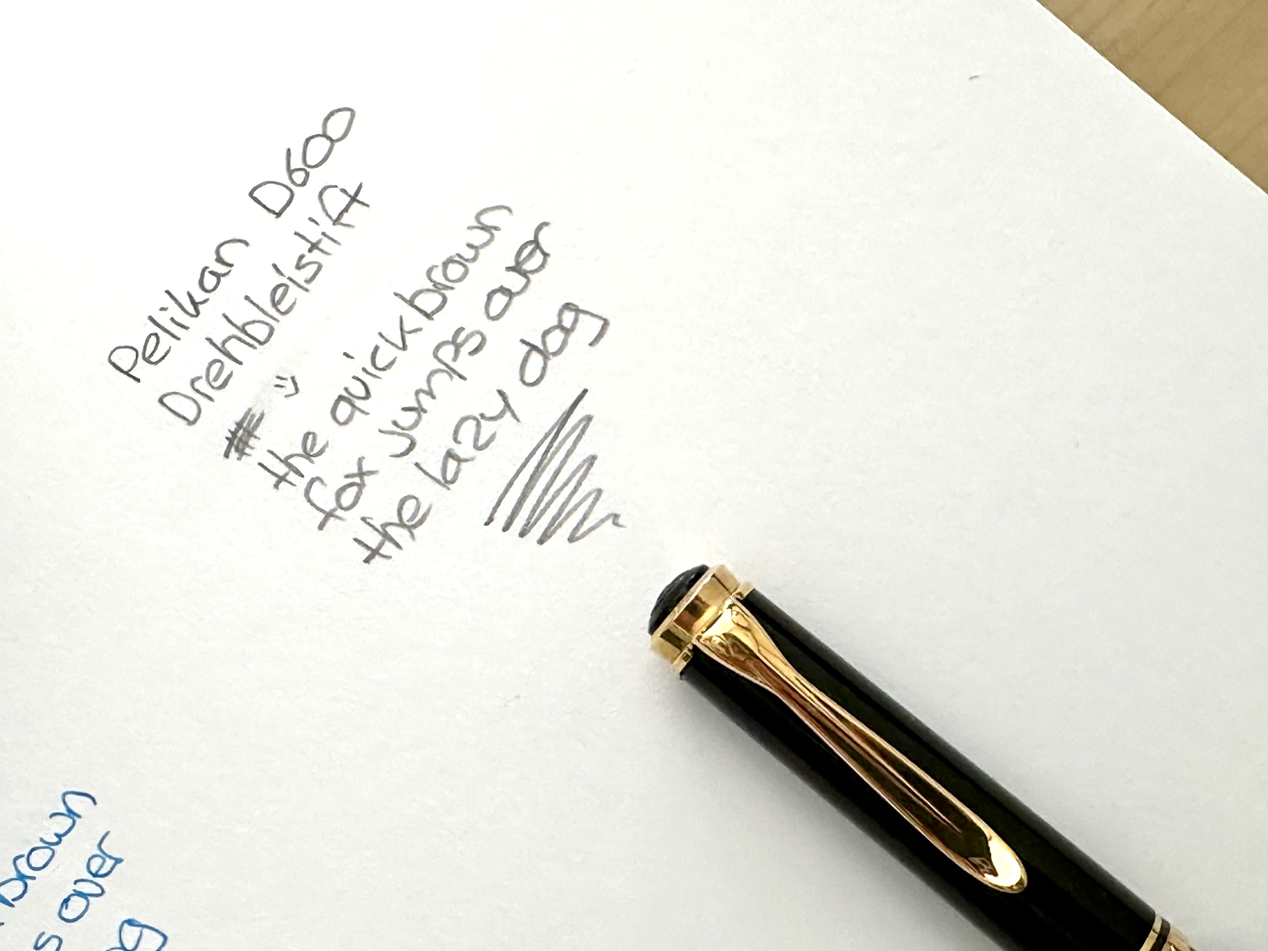 Pelikan-D600-2.jpg