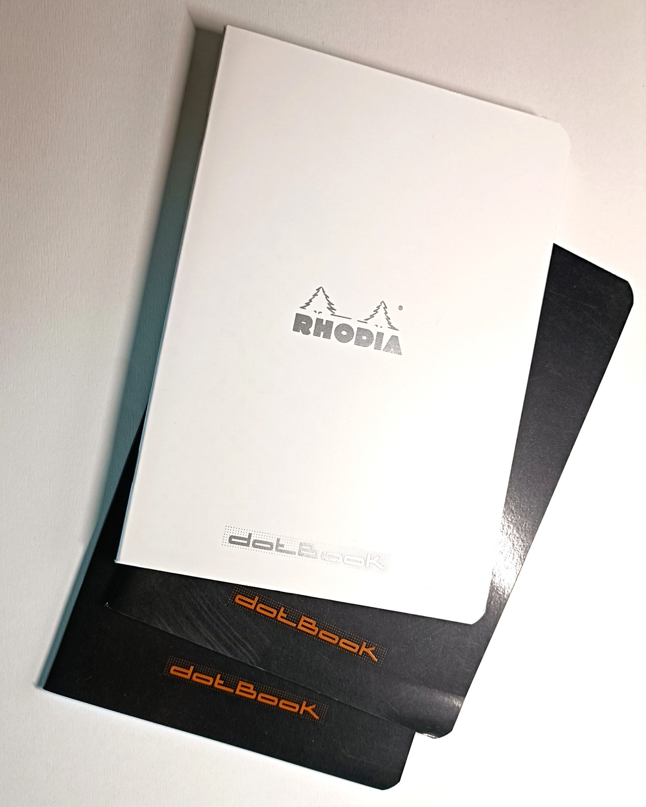 Rhodia-dotbook-A5_3er_web.jpg