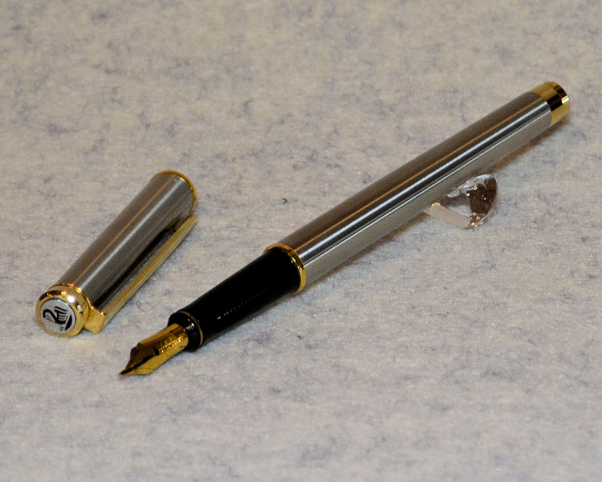 Pelikan-P380Stahl1.jpg
