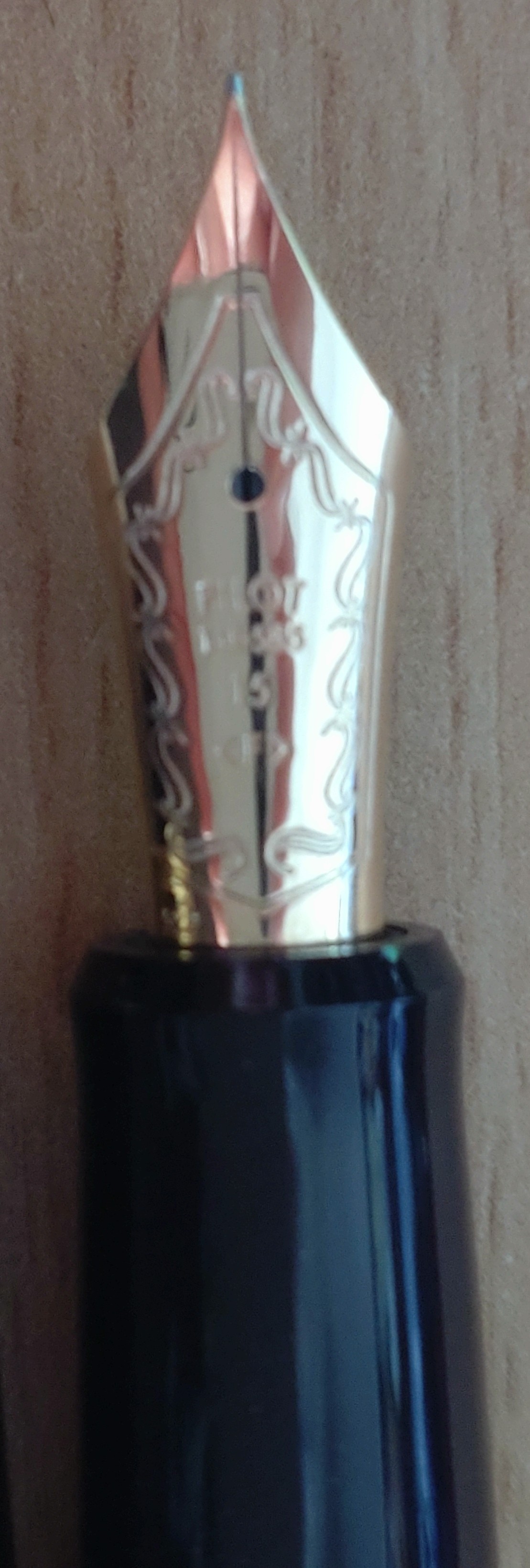 Pilot Custom 823 Amber_F_2.jpg
