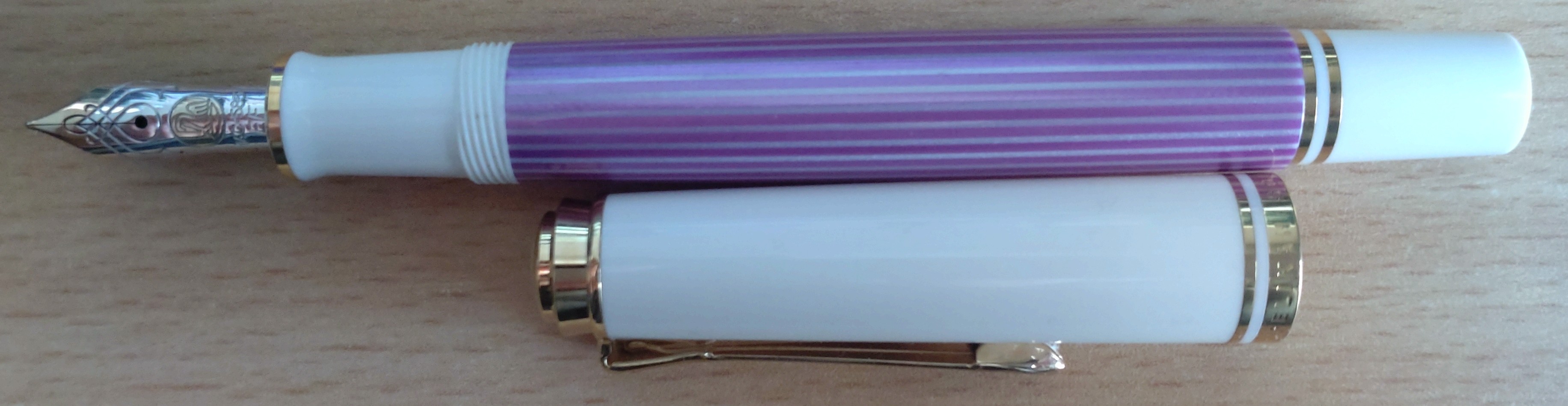 Pelikan M600 Violet White EF_3.jpg