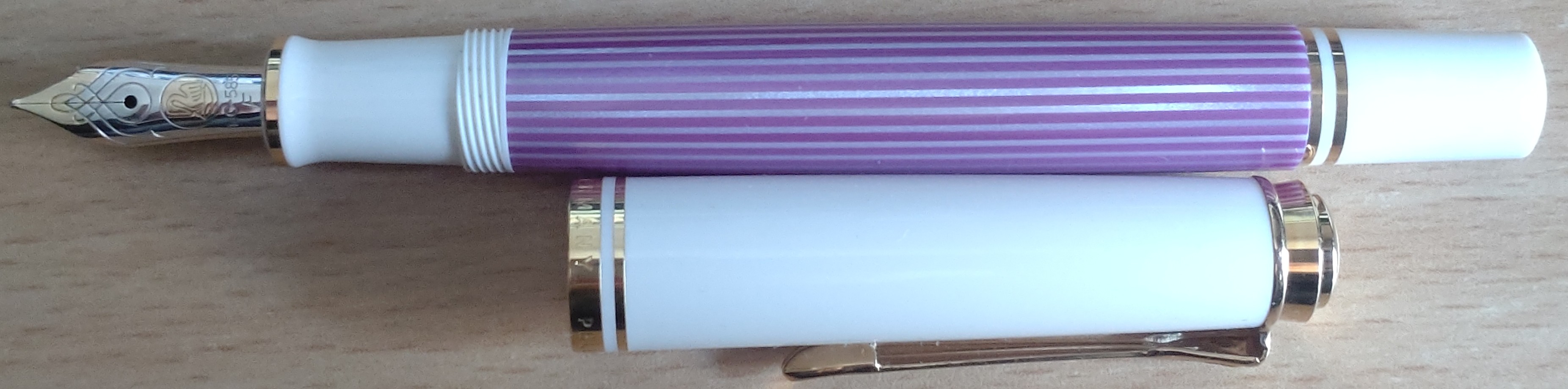 Pelikan M600 Violet White_2.jpg