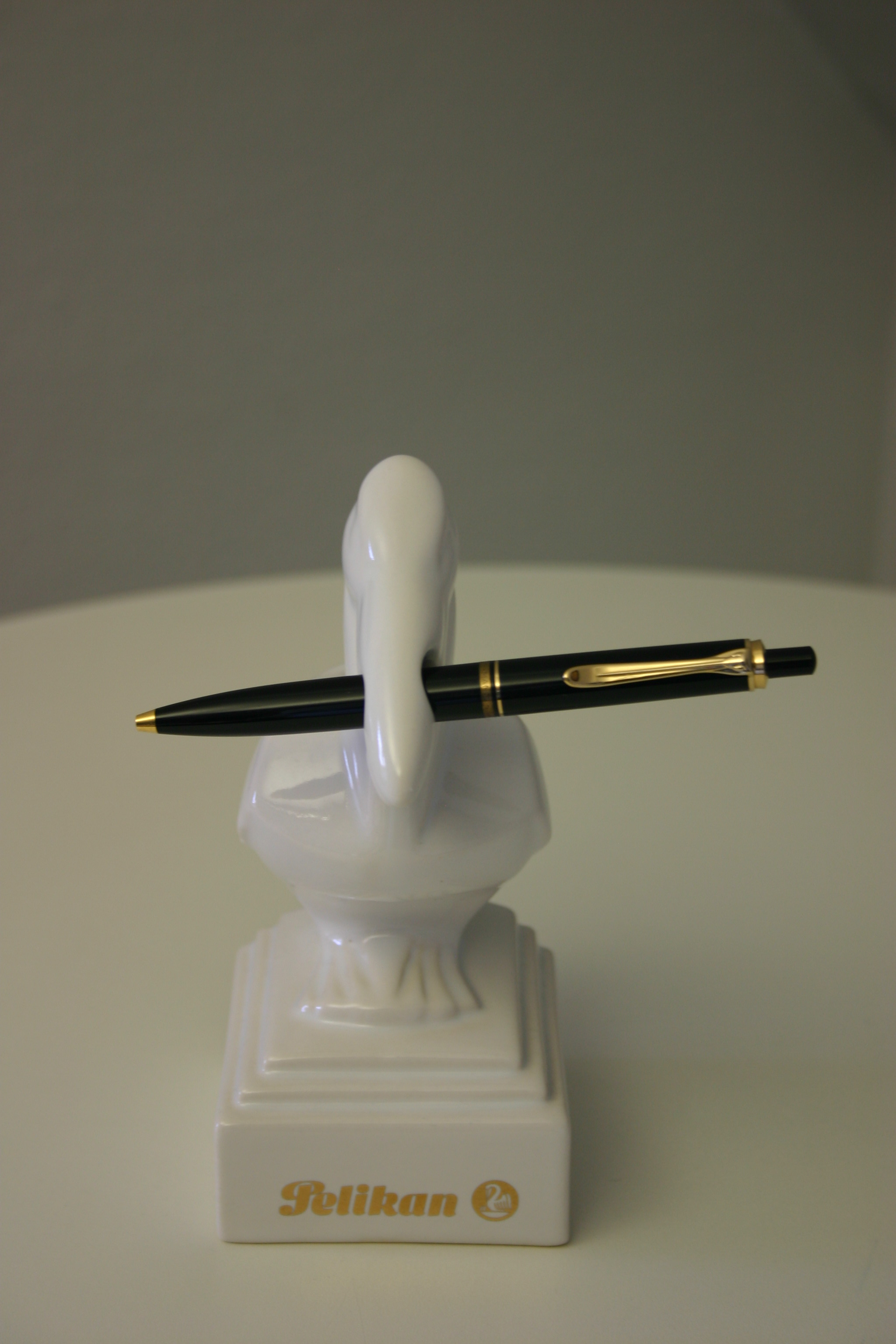 Pelikan Figur groß (3).JPG