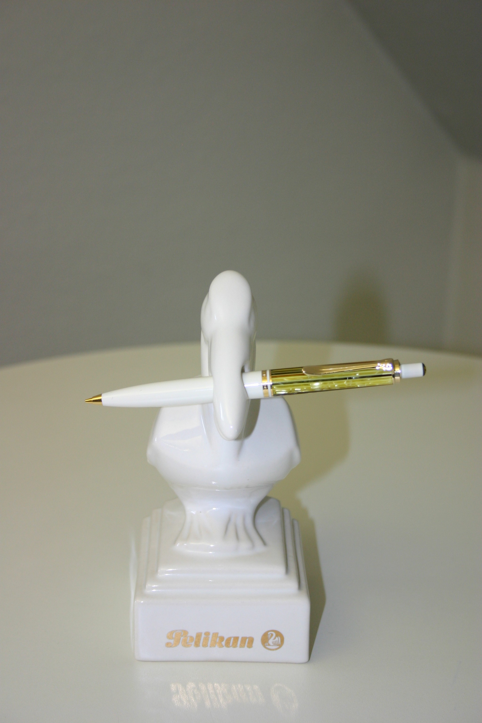 Pelikan Figur groß (9).JPG