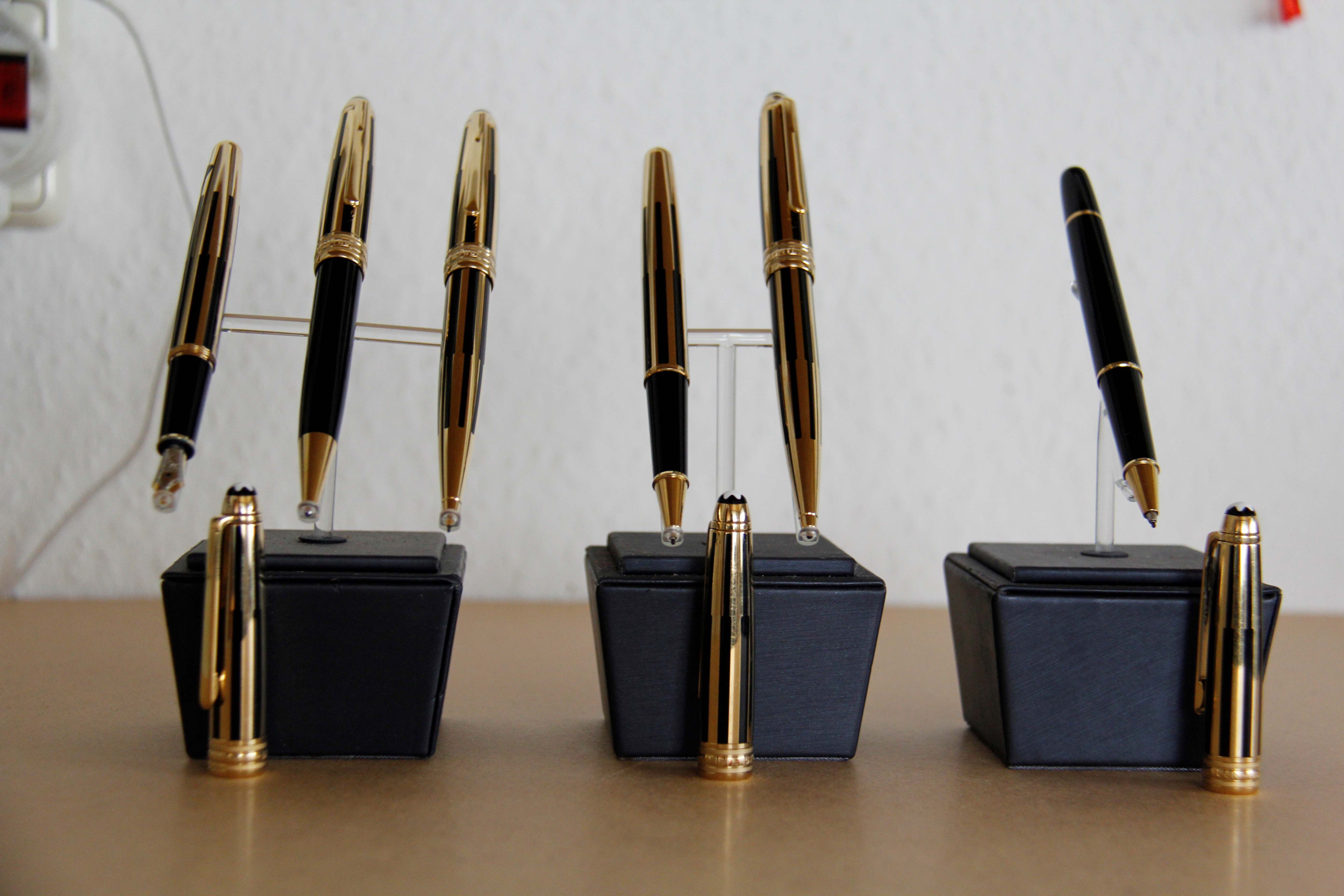 MB Sockel schwarz klein .JPG