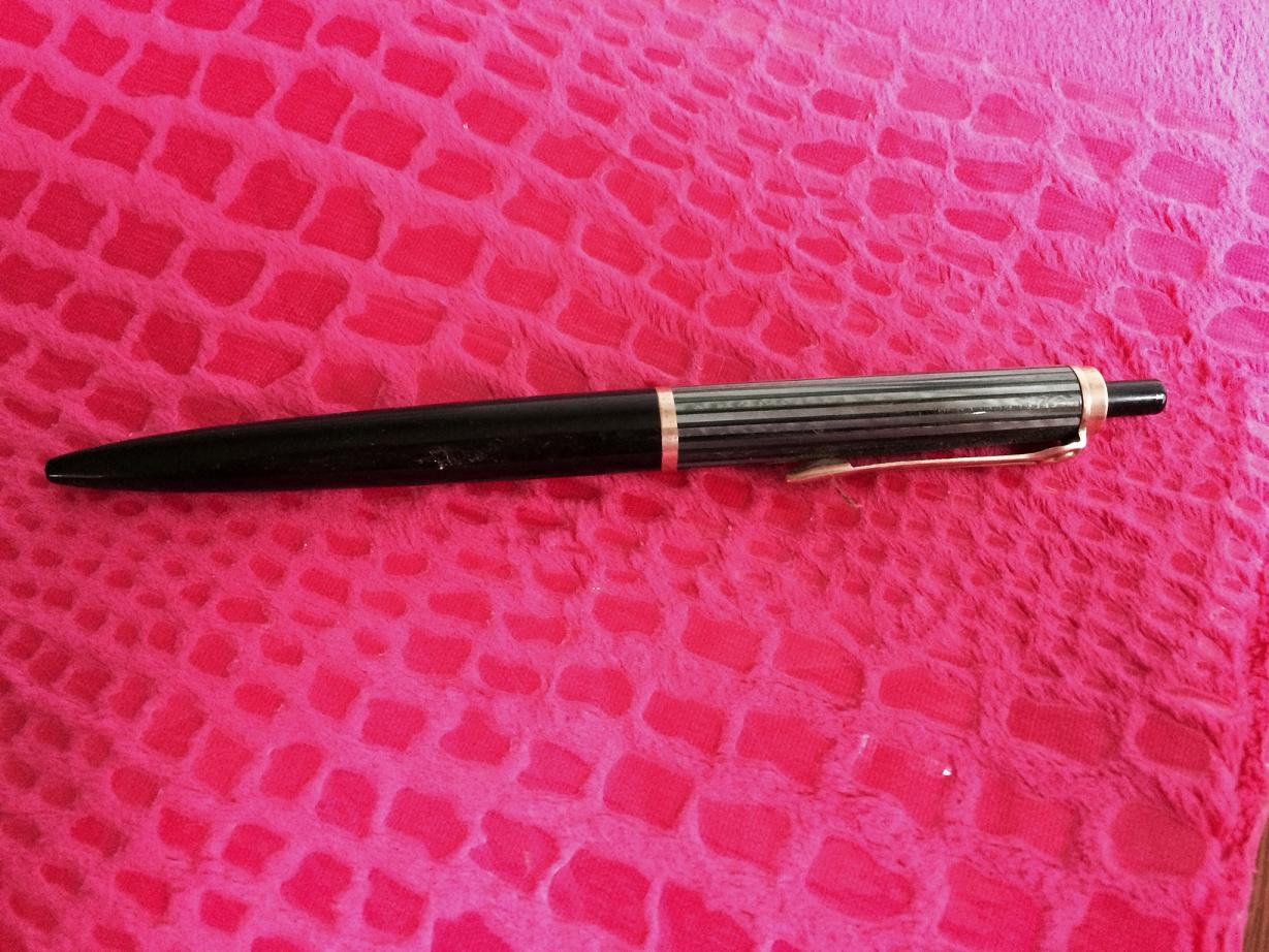 Pelikan Kugelschreiber B - Kopie.JPG