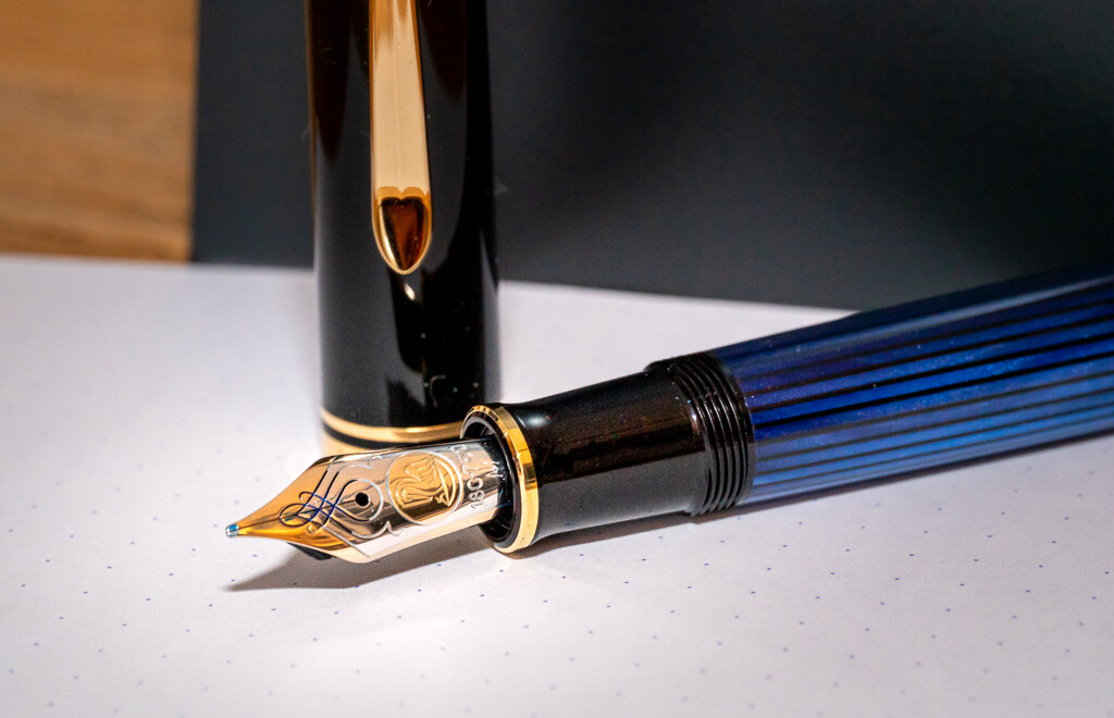 Pelikan M800 <M> 2.jpg