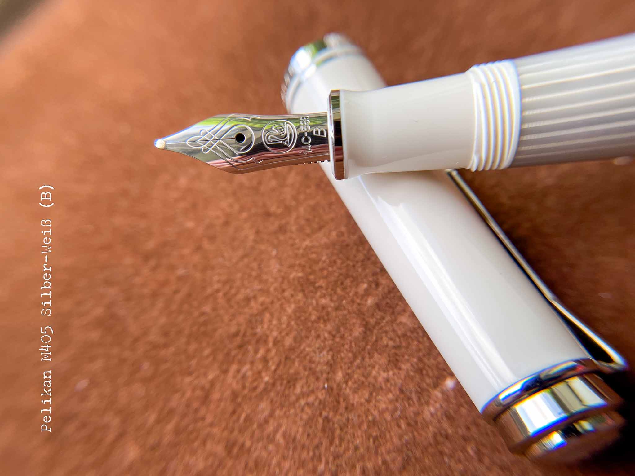 Pelikan M405 Silber-Weiß-1.jpg