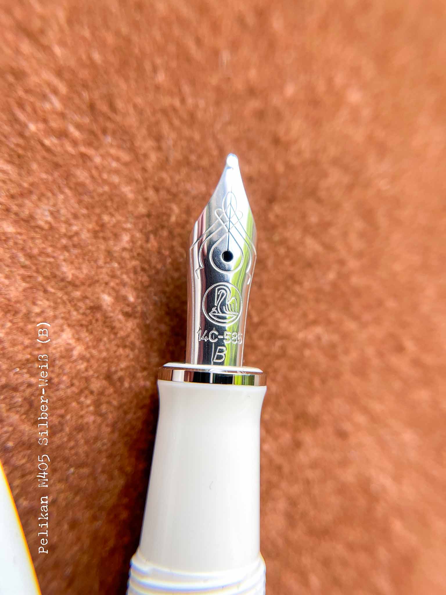 Pelikan M405 Silber-Weiß-3.jpg