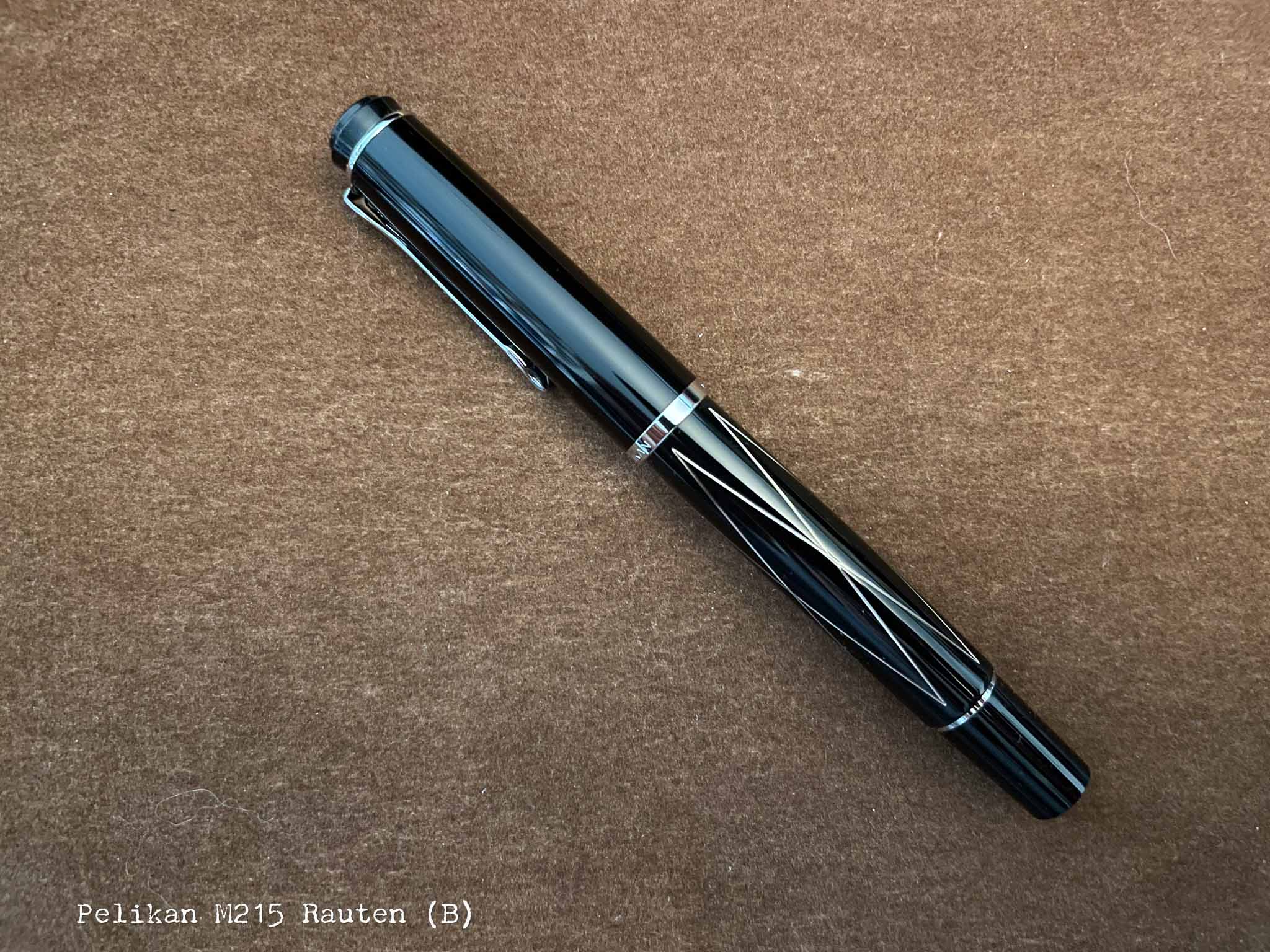 Pelikan M215 Rauten-2.jpg