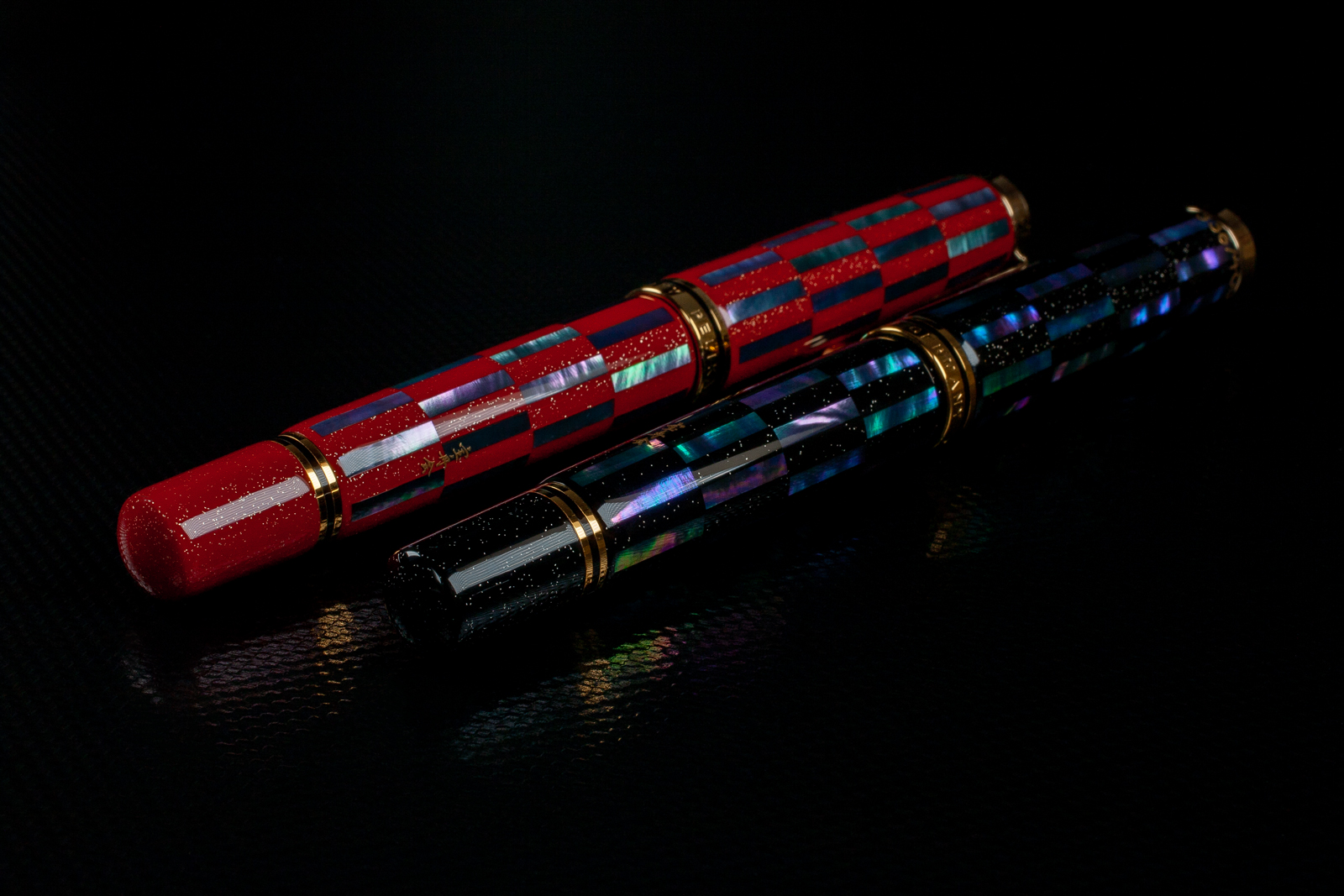 Pelikan, LE, M1000 Raden, Red & Black Infinity, 02.jpg