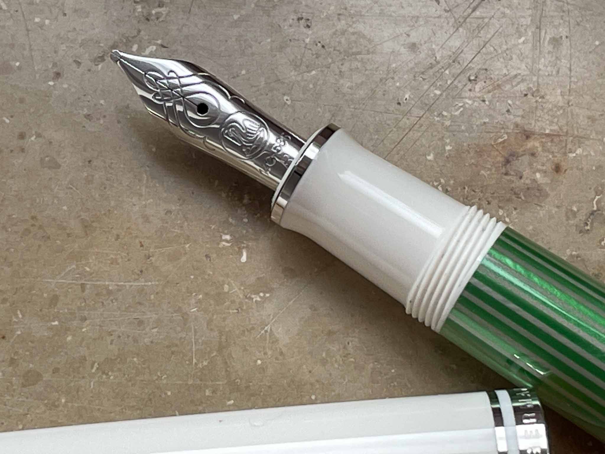 pelikan m605 green-white-2.jpg