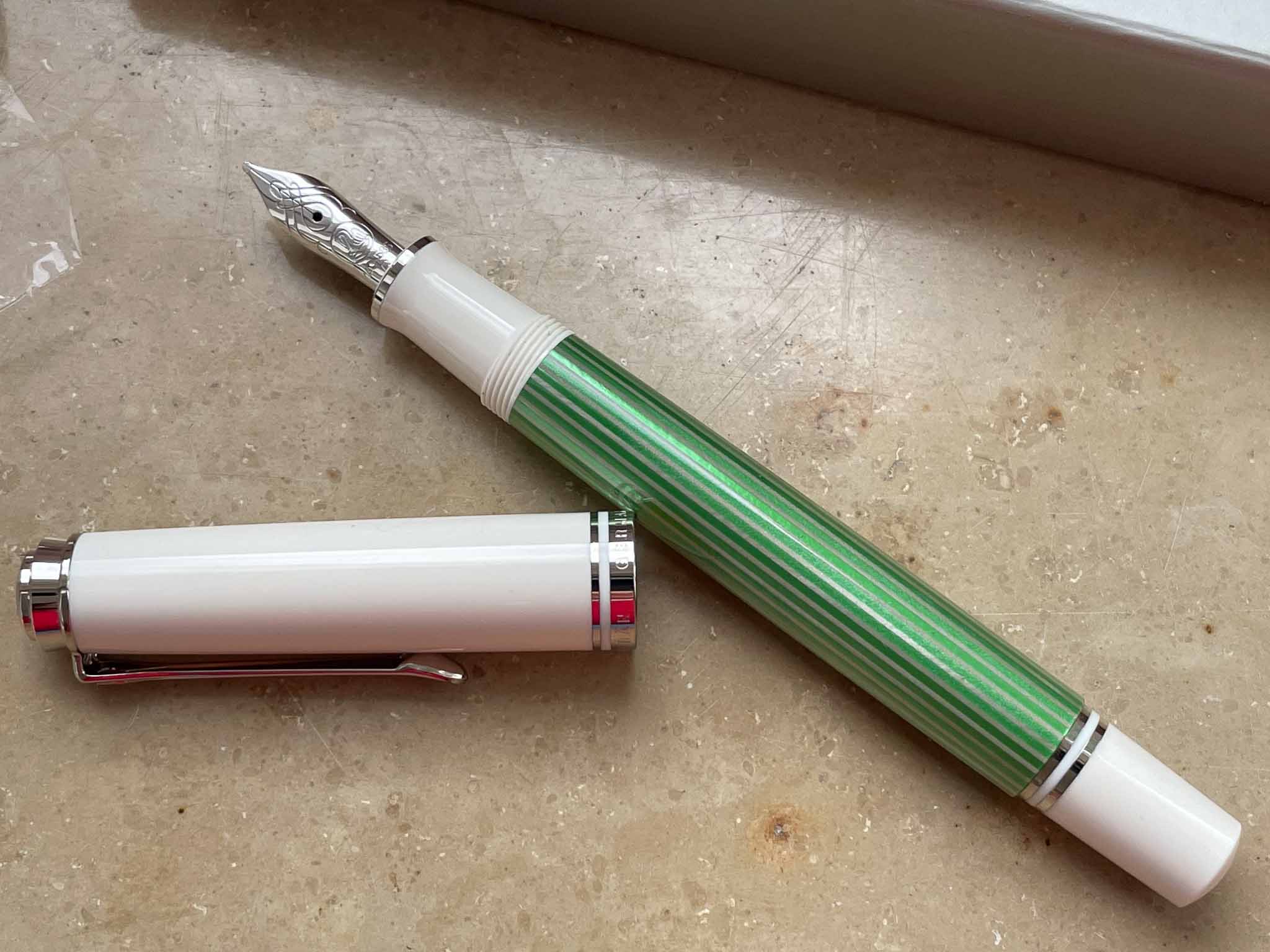 pelikan m605 green-white-3.jpg