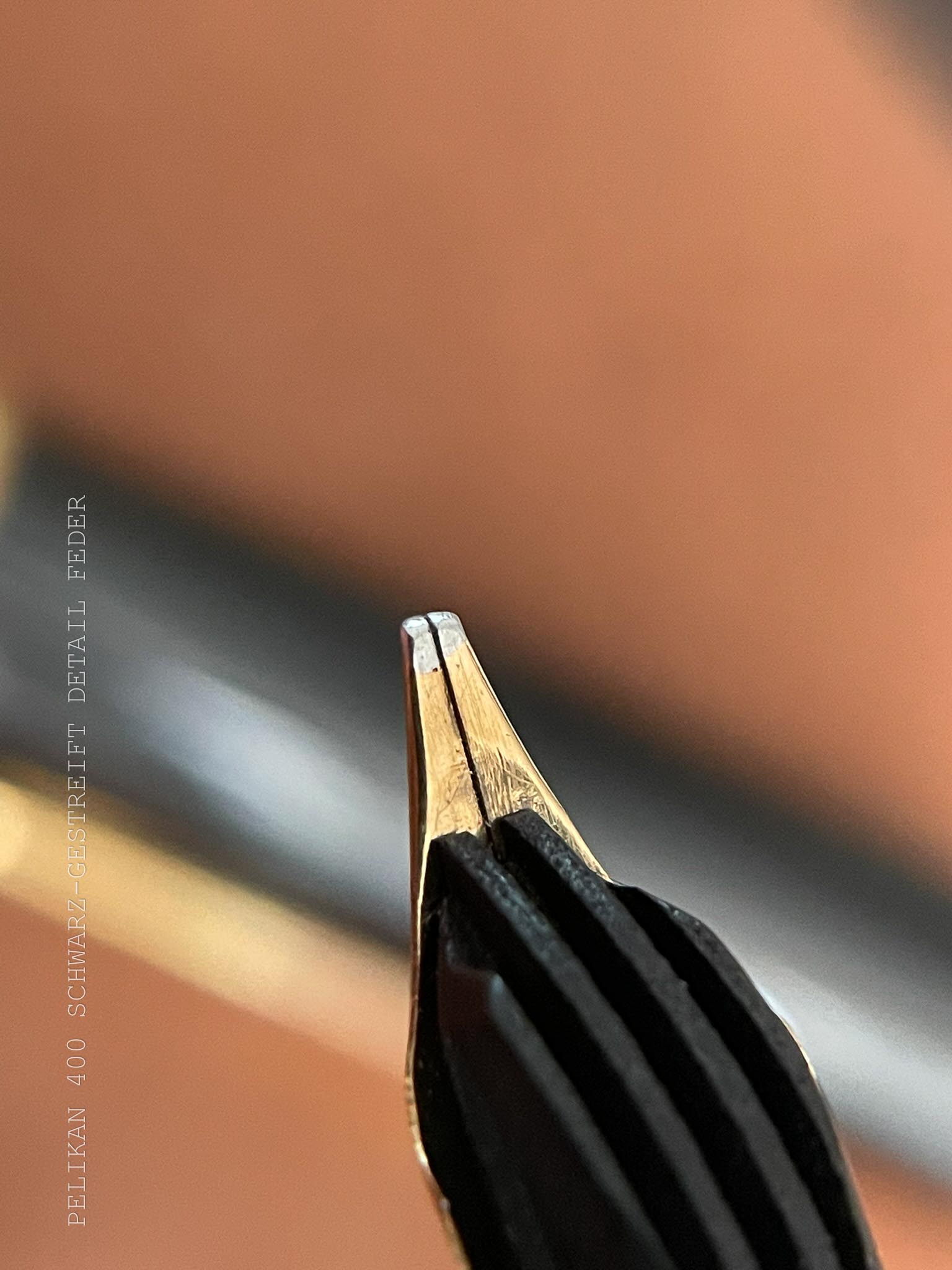 pelikan 400 schwarz-gestreift detail feder bb-5.jpg