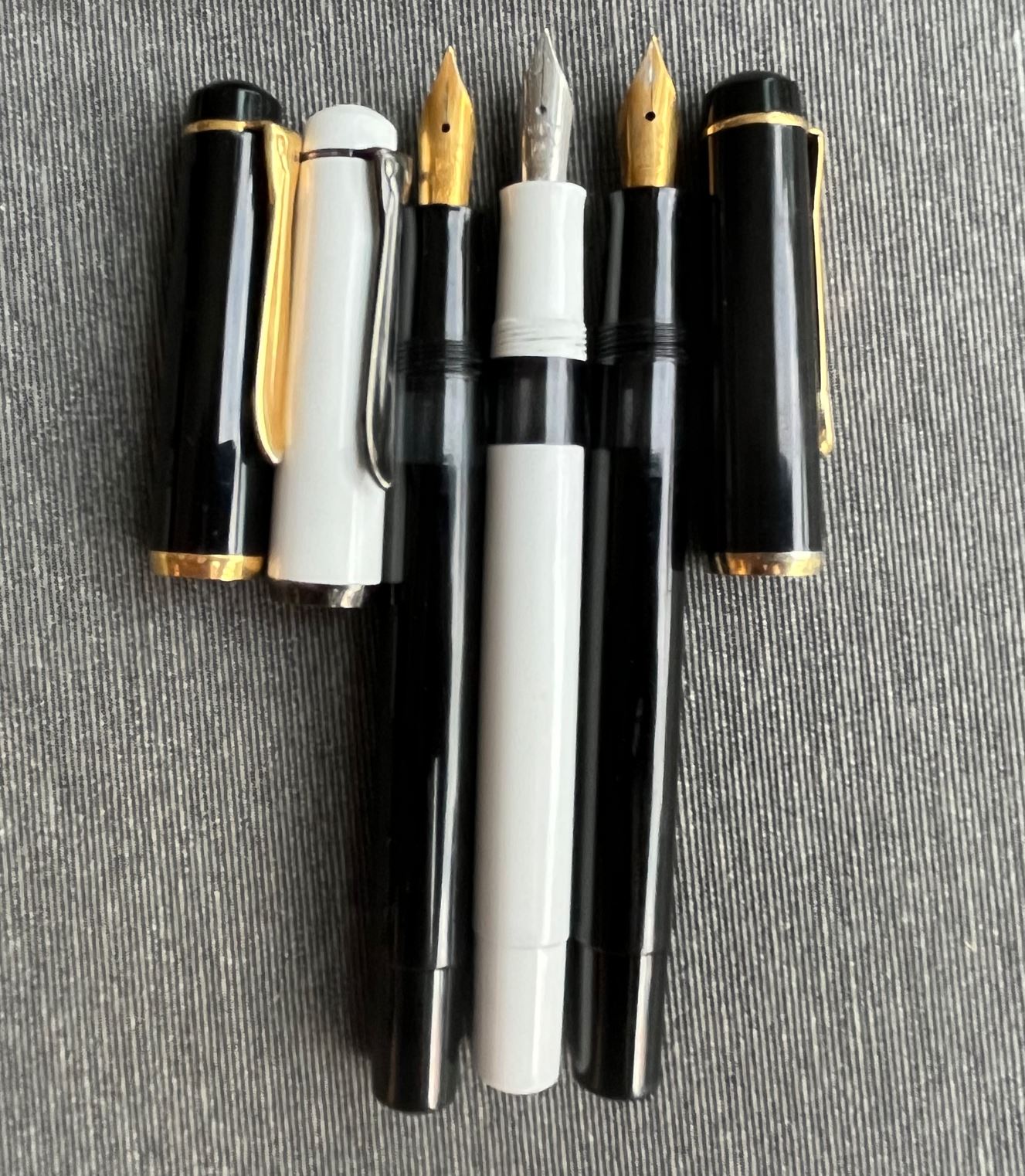 Pelikan_M100_M150_Old_Style_Triple_04.JPG
