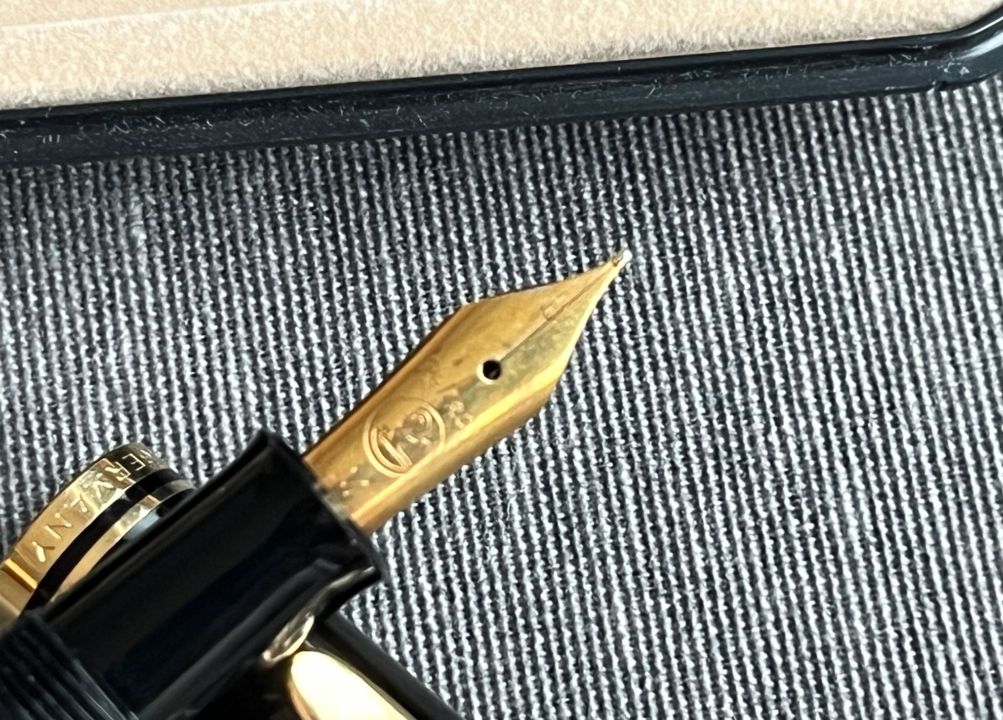 Pelikan_M200_K200_schwarz_Old_Style_02.JPG