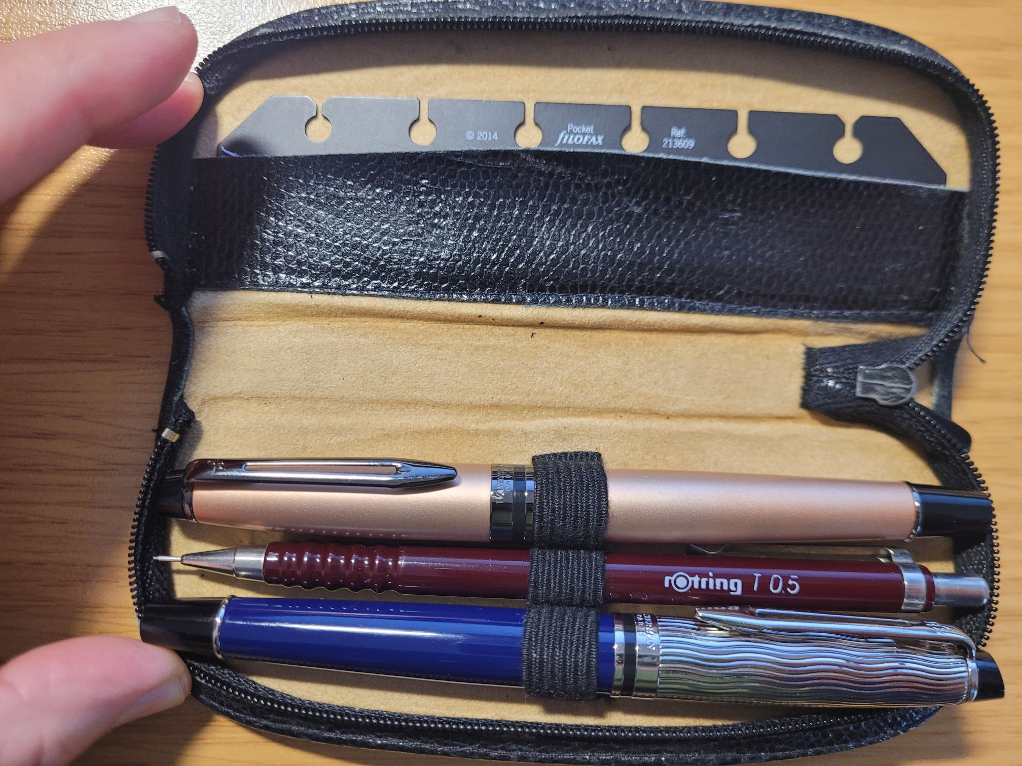Waterman-Expert-3-rosegold+l'essence-du-bleu-im-Etui-LR.jpg