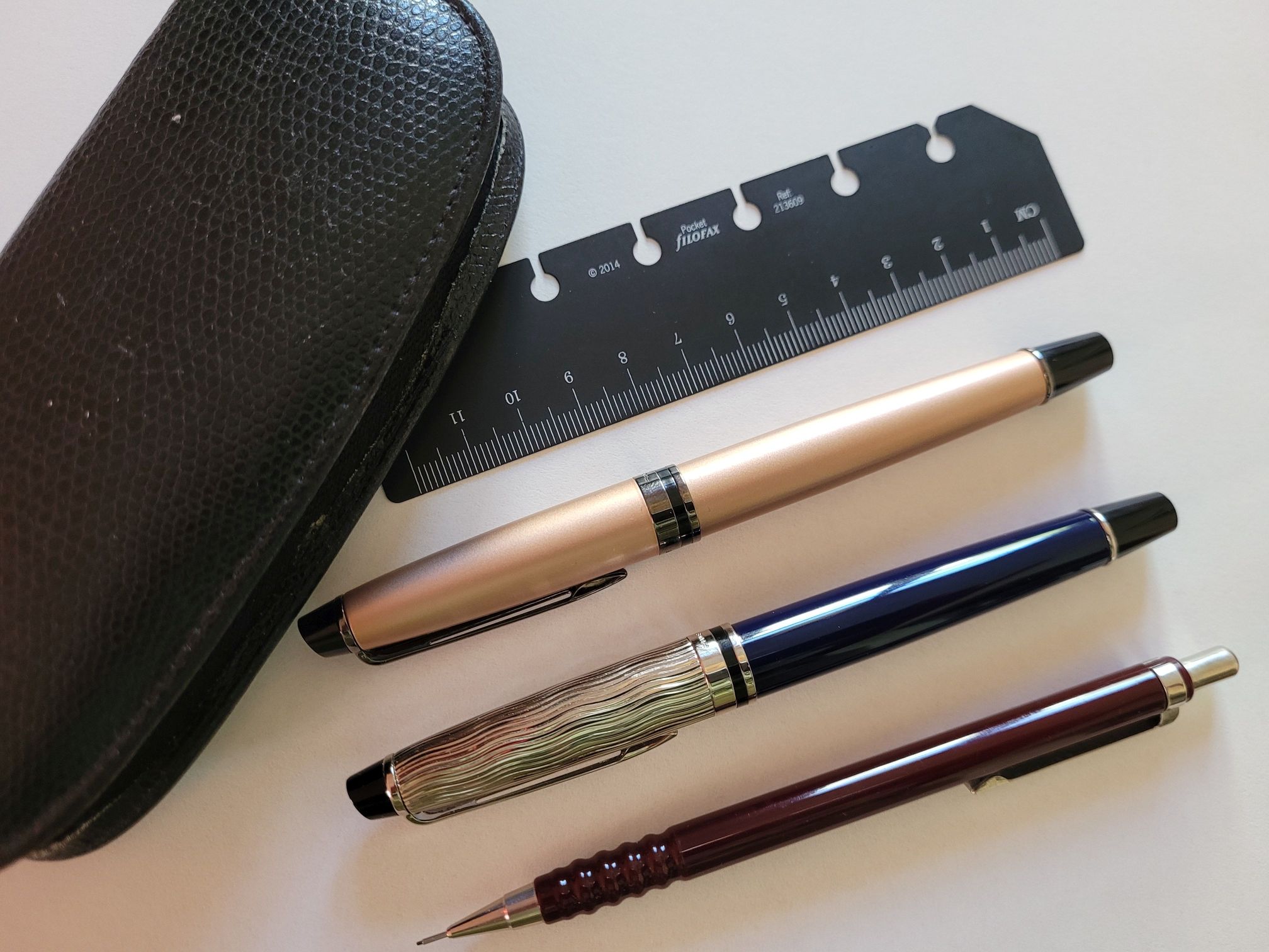 Waterman-Expert-3-rosegold+l'essence-du-bleu-LR.jpg