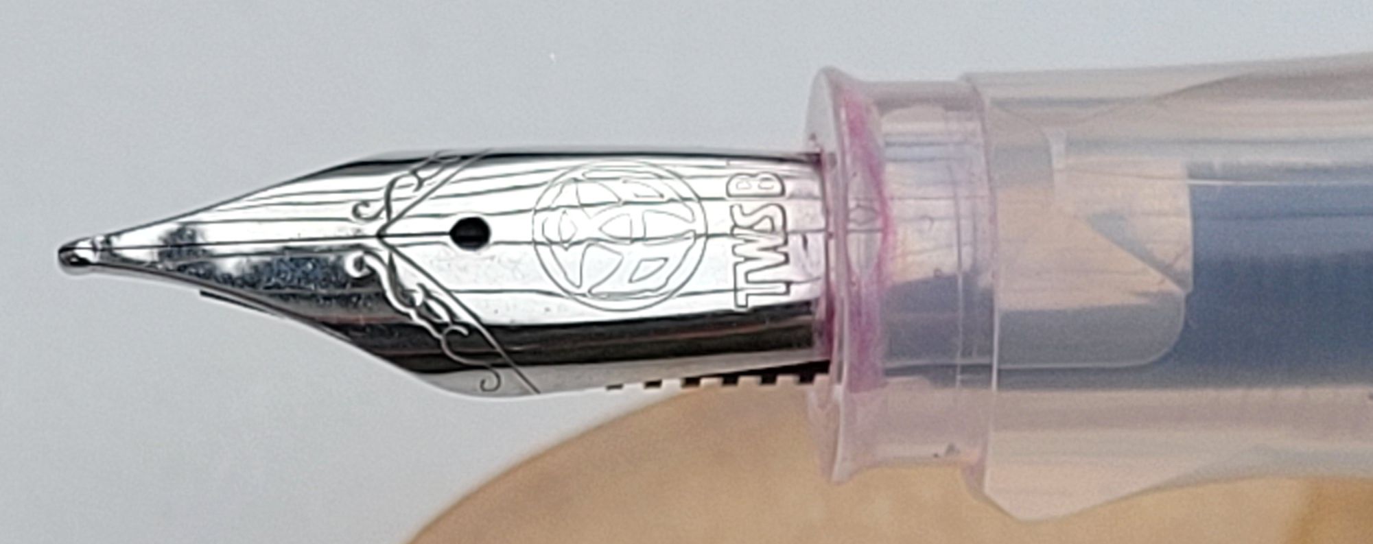 TWSBI-GO-M-transparent-Feder-von-oben.jpg