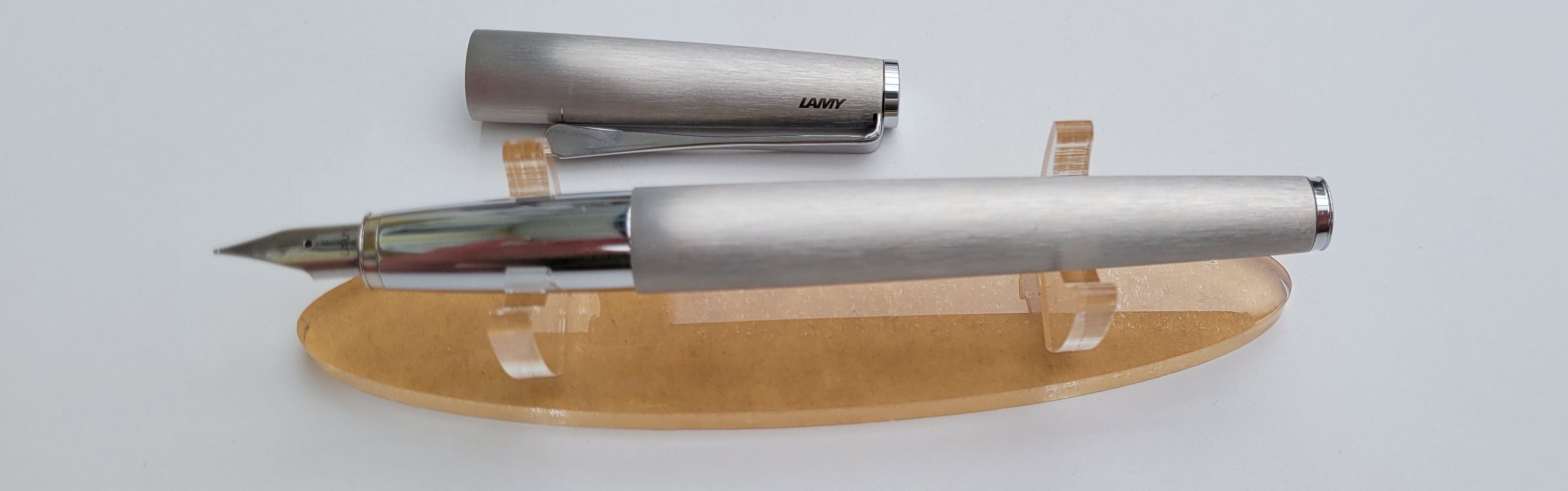 Lamy-Studio-F-brushed-geöffnet-LR.jpg