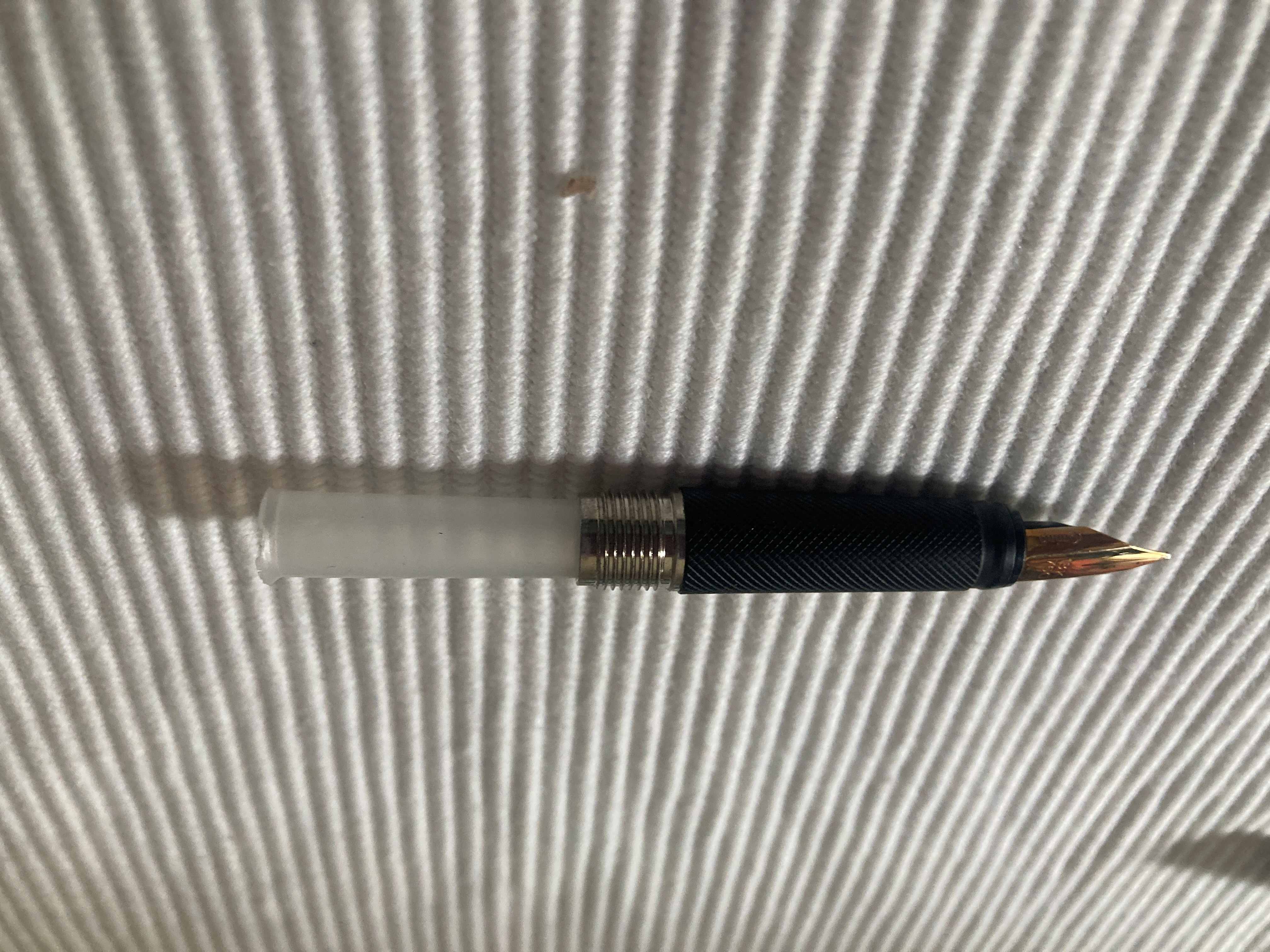 Vorderteil Rotring 600 M Feder.JPG