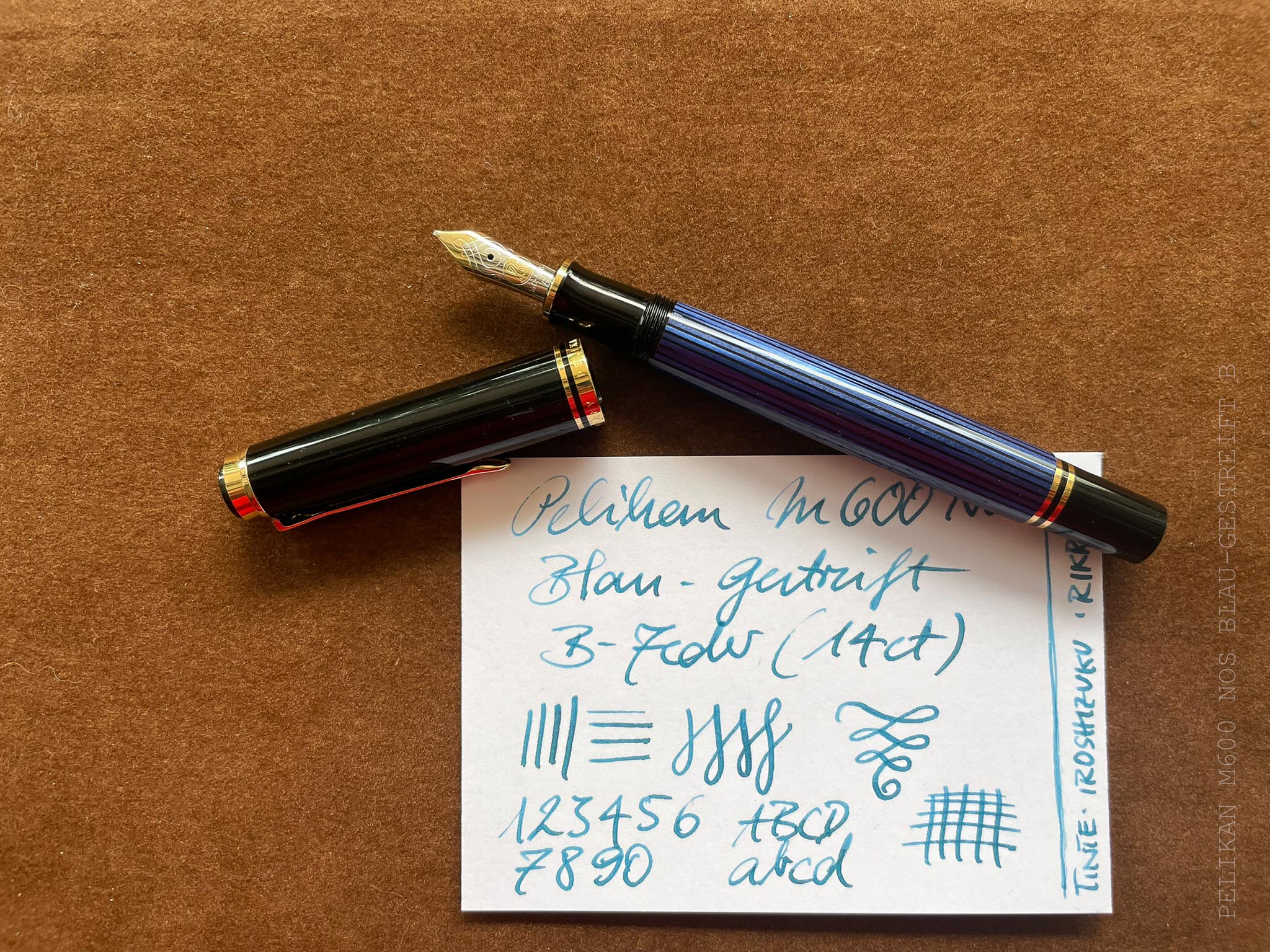 Pelikan M600 NOS Blau-Gestreift B-2.jpg