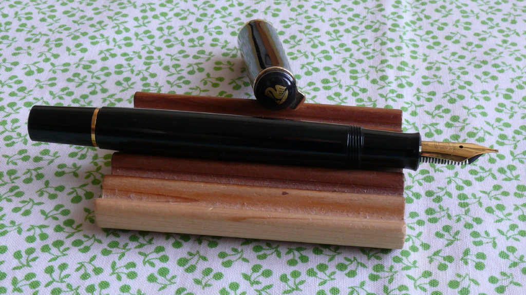 Pelikan M 200 Gesamtansicht.jpg