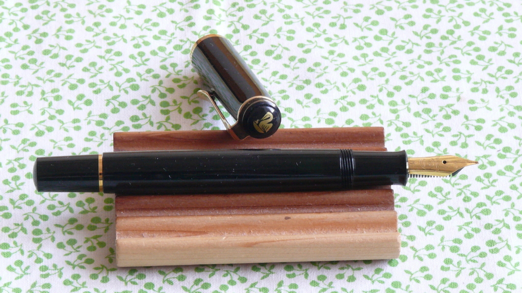 Pelikan M 200 offen.jpg