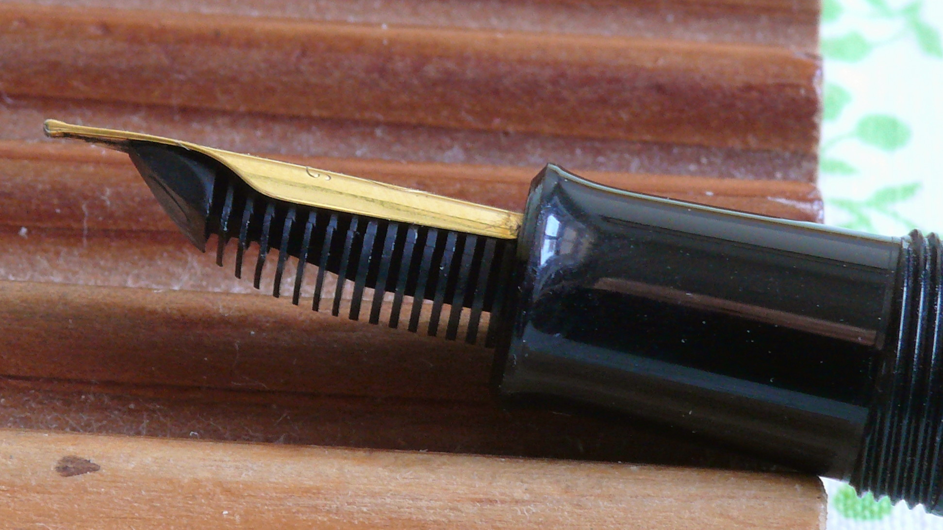 Pelikan M 200 Tintenleiter.jpg