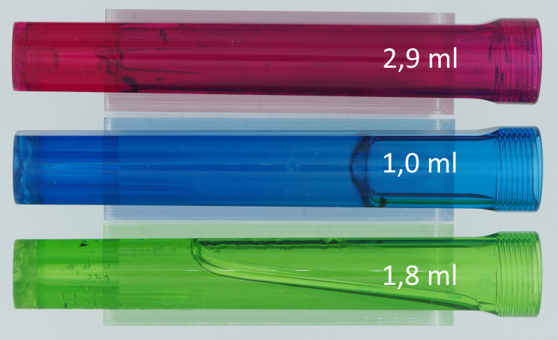 Drei Lamy Balloon-Schäfte mit unterschiedlichem Tintenvolumen, Rest gefüllt mit Epoxidharz.
