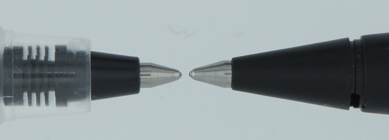 Schreibspitzen vom J. Herbin-Tintenroller (links) und vom Schmidt PRS mit 0,7mm-Kugel