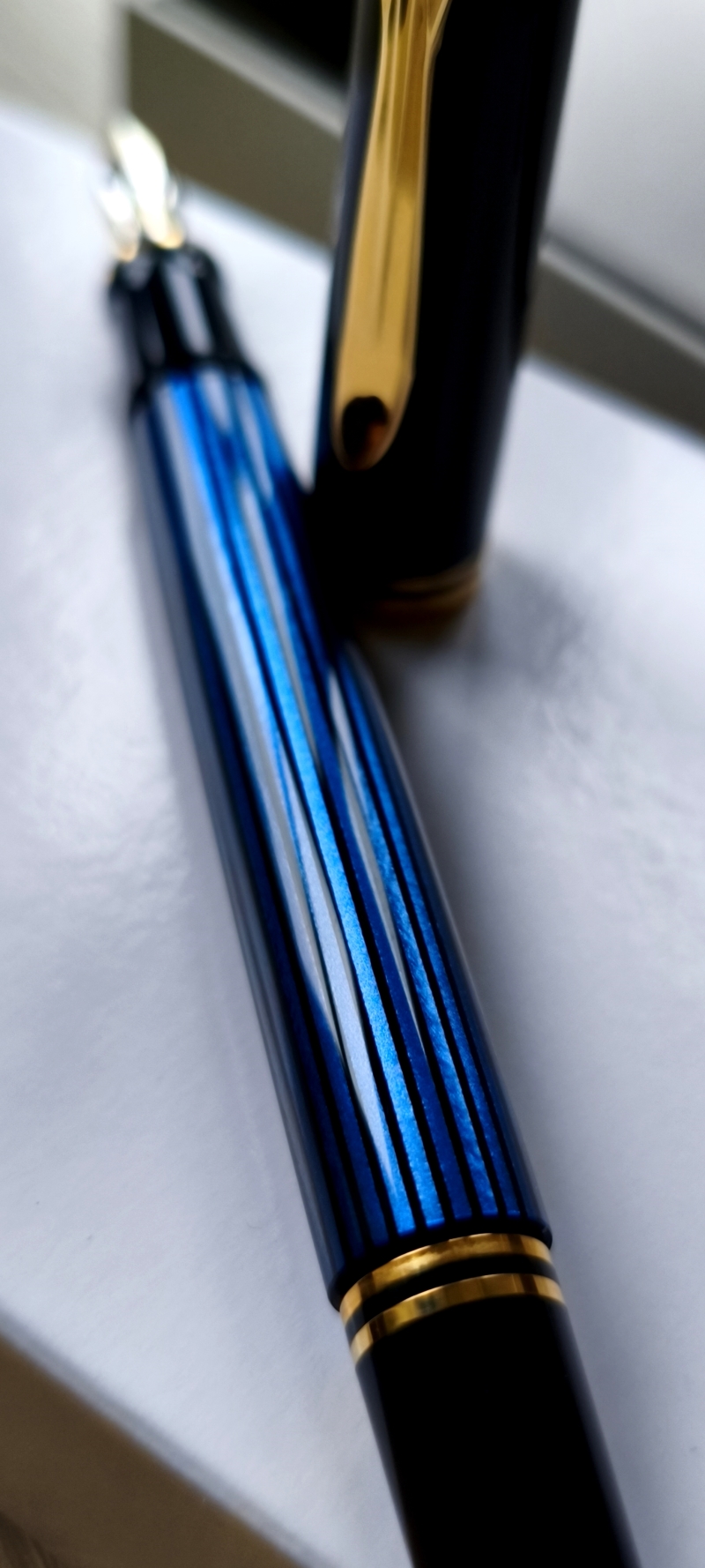 M400_schwarz_blau_3.jpg